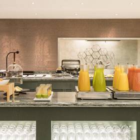 PETIT DÉJEUNER BUFFET ILUNION MÁLAGA PETIT DÉJEUNER BUFFET ILUNION MÁLAGA
