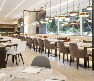 Petit déjeuner Hotel ILUNION Málaga Petit déjeuner Hotel ILUNION Málaga