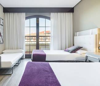 Chambre triple Hotel ILUNION Golf Badajoz