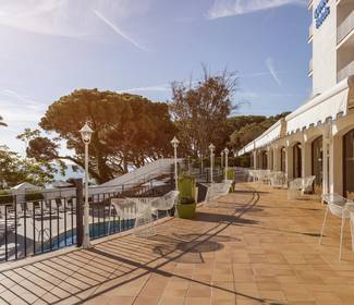 Terrasse Hotel ILUNION Caleta Park S'Agaró Terrasse Hotel ILUNION Caleta Park S'Agaró