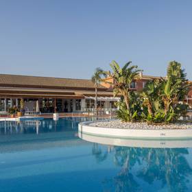 Piscine Aparthotel ILUNION Sancti Petri Cádiz Piscine Aparthotel ILUNION Sancti Petri Cádiz