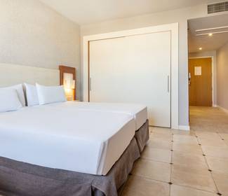 Chambre accessible Hotel ILUNION Fuengirola Chambre accessible Hotel ILUNION Fuengirola