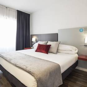 Chambre ilunion suites madrid Hotel ILUNION Suites Madrid Chambre ilunion suites madrid Hotel ILUNION Suites Madrid