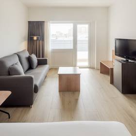 Chambre triple Hotel ILUNION Romareda Saragosse Chambre triple Hotel ILUNION Romareda Saragosse