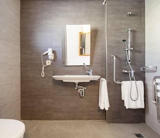 Chambre accessible Hotel ILUNION Menorca Cala Galdana