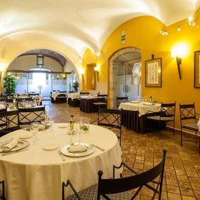 Restaurant ilunion mérida palace Hotel ILUNION Mérida Palace Restaurant ilunion mérida palace Hotel ILUNION Mérida Palace