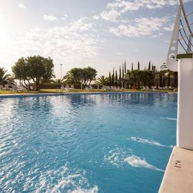 Piscine Hotel ILUNION Alcora Sevilla Séville Piscine Hotel ILUNION Alcora Sevilla Séville