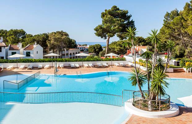 Profitez de l'été à fond. Hotel ILUNION Menorca Cala Galdana
