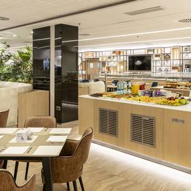 Petit dÉjeuner buffet ilunion barcelona hotel ilunion barcelona barcelone Petit dÉjeuner buffet ilunion barcelona hotel ilunion barcelona barcelone