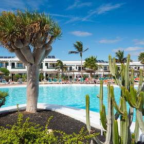 Piscine Hotel ILUNION Costa Sal Lanzarote Puerto del Carmen Piscine Hotel ILUNION Costa Sal Lanzarote Puerto del Carmen