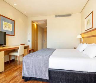 Chambre double king size avec terrasse Hotel ILUNION Alcalá Norte Madrid Chambre double king size avec terrasse Hotel ILUNION Alcalá Norte Madrid