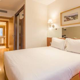 Chambre double Hôtel ILUNION Les Corts – Spa Barcelone Chambre double Hôtel ILUNION Les Corts – Spa Barcelone
