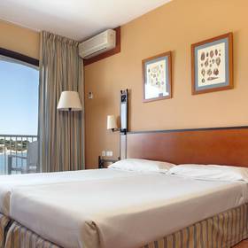 Chambre Standard avec vue sur la mer ILUNION Caleta Park Chambre Standard avec vue sur la mer ILUNION Caleta Park