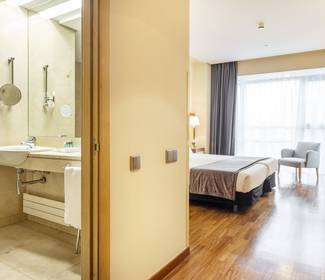 Chambre accessible Hotel ILUNION Pío XII Madrid Chambre accessible Hotel ILUNION Pío XII Madrid