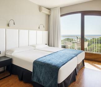 Chambre double avec vue sur la mer à l'étage Hotel ILUNION Caleta Park S'Agaró