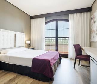 Chambres avec terrasse Hotel ILUNION Golf Badajoz Chambres avec terrasse Hotel ILUNION Golf Badajoz