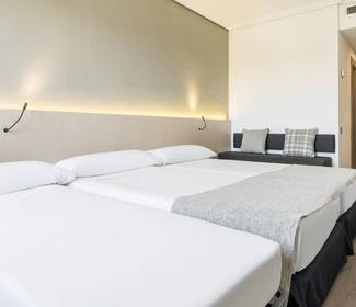 Chambre double premium + lit supplémentaire (2 +1) Hotel ILUNION Las Lomas Mérida Chambre double premium + lit supplémentaire (2 +1) Hotel ILUNION Las Lomas Mérida