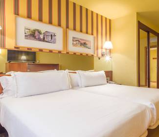 Chambre familiale Hôtel ILUNION Les Corts – Spa Barcelone Chambre familiale Hôtel ILUNION Les Corts – Spa Barcelone
