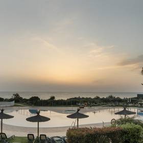 Piscine Hotel ILUNION Calas de Conil Conil de la Frontera Piscine Hotel ILUNION Calas de Conil Conil de la Frontera