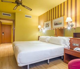Chambre supérieure Hôtel ILUNION Les Corts – Spa Barcelone Chambre supérieure Hôtel ILUNION Les Corts – Spa Barcelone