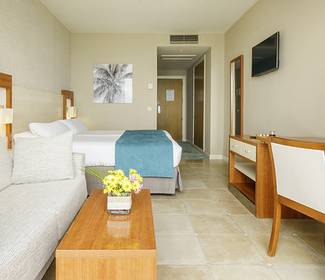 Chambre supérieure avec vue sur la mer Hotel ILUNION Fuengirola Chambre supérieure avec vue sur la mer Hotel ILUNION Fuengirola