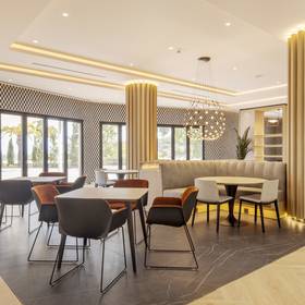 Cafeteria hotel ilunion alcora sevilla séville Cafeteria hotel ilunion alcora sevilla séville