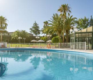 Piscine-solarium Hotel ILUNION Las Lomas Mérida Piscine-solarium Hotel ILUNION Las Lomas Mérida