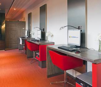 Internet point Hotel ILUNION Barcelona Barcelone Internet point Hotel ILUNION Barcelona Barcelone