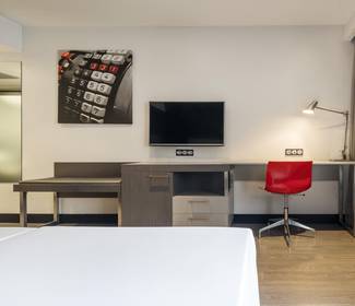 Chambre accessible Hotel ILUNION Suites Madrid Chambre accessible Hotel ILUNION Suites Madrid