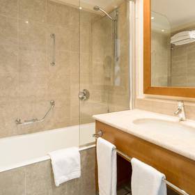 Salle de bains ilunion aqua 3 Hotel ILUNION Aqua 3 Valence Salle de bains ilunion aqua 3 Hotel ILUNION Aqua 3 Valence