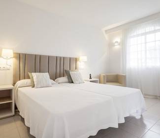 Chambre accessible Hotel ILUNION Menorca Cala Galdana