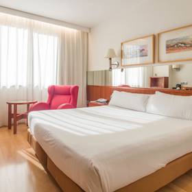 Chambre double Hôtel ILUNION Les Corts – Spa Barcelone Chambre double Hôtel ILUNION Les Corts – Spa Barcelone