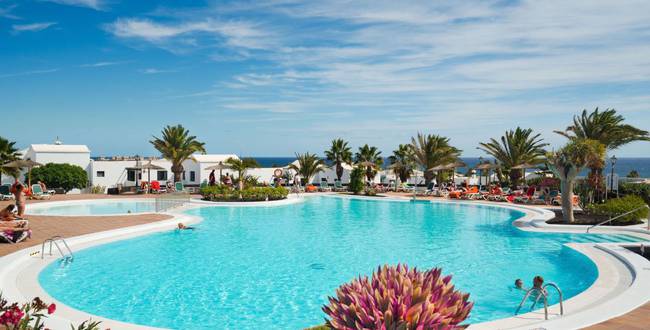 Piscine Hotel ILUNION Costa Sal Lanzarote Puerto del Carmen Piscine Hotel ILUNION Costa Sal Lanzarote Puerto del Carmen