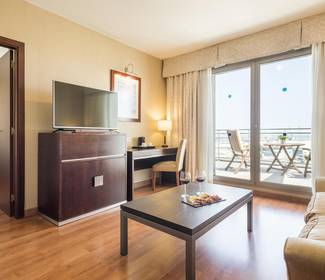Junior suite hotel ilunion málaga Junior suite hotel ilunion málaga