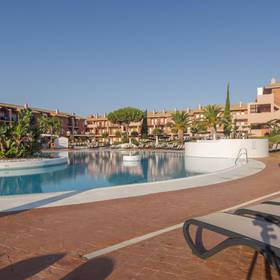 Piscine Aparthotel ILUNION Sancti Petri Cádiz Piscine Aparthotel ILUNION Sancti Petri Cádiz
