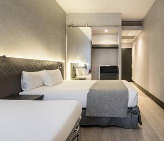 Chambres triples Hotel ILUNION Bel Art Barcelone