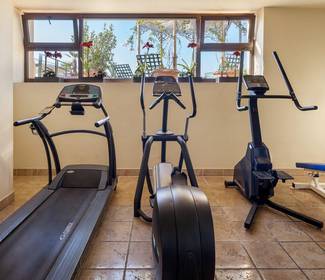 Salle fitness Hotel ILUNION Mérida Palace Salle fitness Hotel ILUNION Mérida Palace