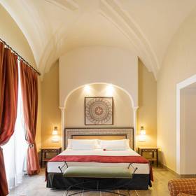 Chambre junior suite ilunion mérida palace Hotel ILUNION Mérida Palace Chambre junior suite ilunion mérida palace Hotel ILUNION Mérida Palace