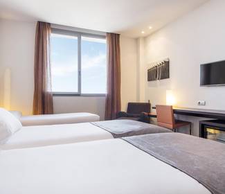 Chambre triple Hotel ILUNION Aqua 4 Valence Chambre triple Hotel ILUNION Aqua 4 Valence