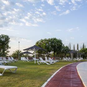 Piscine Hotel ILUNION Alcora Sevilla Séville Piscine Hotel ILUNION Alcora Sevilla Séville