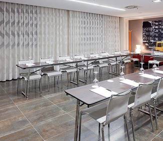 Meeting rooms Hotel ILUNION Aqua 4 Valence Meeting rooms Hotel ILUNION Aqua 4 Valence