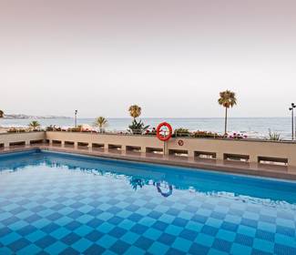 Piscine Hotel ILUNION Fuengirola Piscine Hotel ILUNION Fuengirola