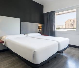 Chambre superior premium Hotel ILUNION Romareda Saragosse Chambre superior premium Hotel ILUNION Romareda Saragosse
