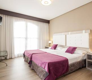 Chambre triple Hotel ILUNION Golf Badajoz