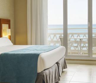 Chambre double avec vue sur la mer Hotel ILUNION Fuengirola Chambre double avec vue sur la mer Hotel ILUNION Fuengirola