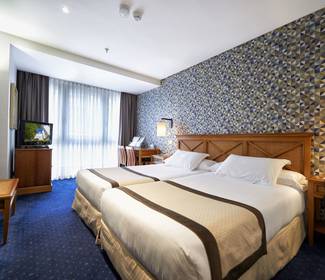 Chambre double standard avec terrasse Hôtel ILUNION San Sebastián Saint-Sébastien Chambre double standard avec terrasse Hôtel ILUNION San Sebastián Saint-Sébastien