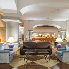 Hall Hôtel ILUNION Les Corts – Spa Barcelone Hall Hôtel ILUNION Les Corts – Spa Barcelone