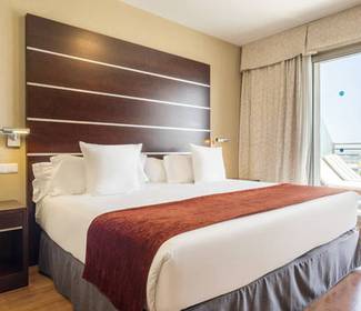 Junior suite vue sur le port Hotel ILUNION Málaga Junior suite vue sur le port Hotel ILUNION Málaga