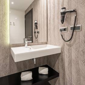 Toilet chambre double ilunion bel art Hotel ILUNION Bel Art Barcelone Toilet chambre double ilunion bel art Hotel ILUNION Bel Art Barcelone