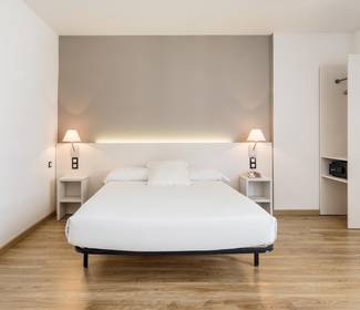 Chambre accessible Hotel ILUNION Valencia 3
